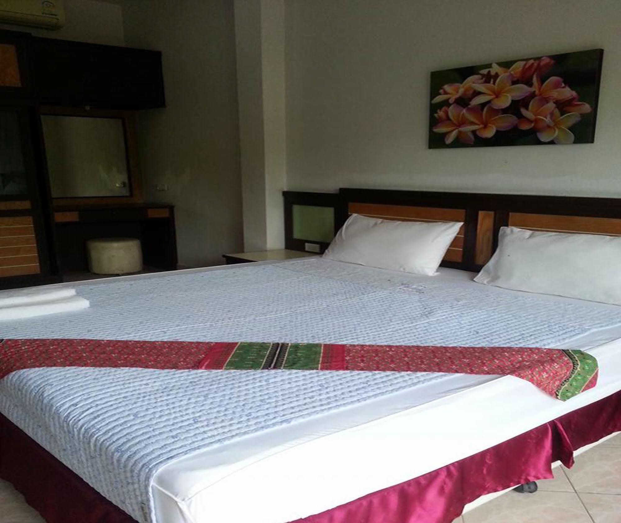 Mm House Hotel Ко Самуи Екстериор снимка