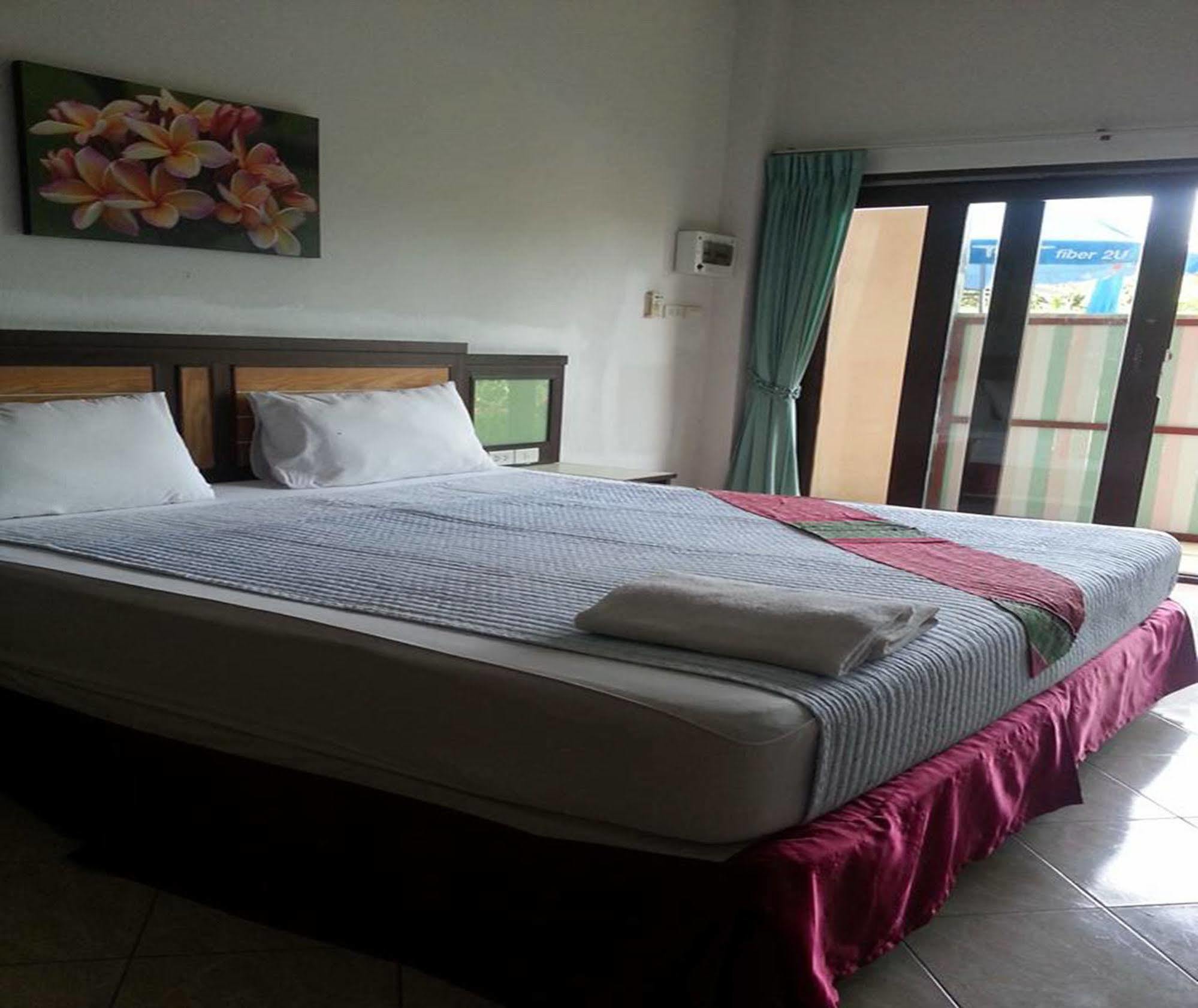 Mm House Hotel Ко Самуи Екстериор снимка